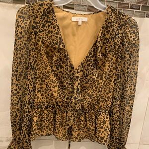 Blouse with long ruffle sleeve and v neck by WAYF